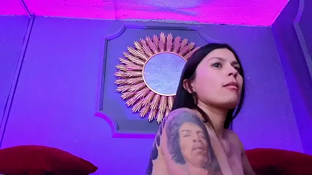 Julieta Russell online show from December 2024 06:27:02 PM