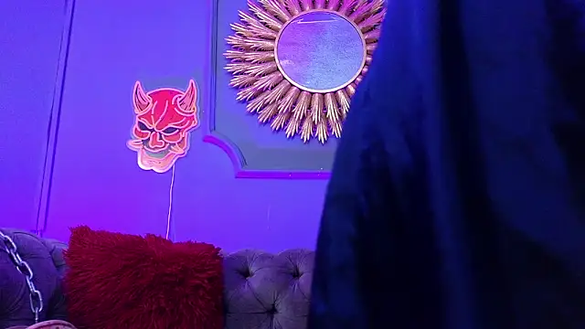 Julieta Russell online show from February 2025 01:10:02 PM