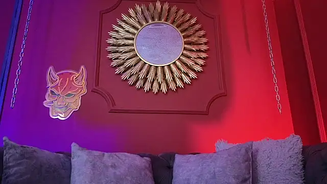 Julieta Russell online show from November 2025 12:27:01 PM