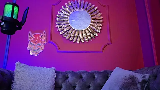 Julieta Russell online show from February 2026 12:12:01 PM