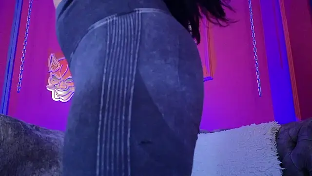 Julieta Russell online show from March 2026 12:19:01 PM