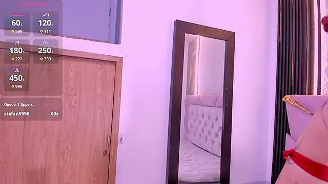 laurem-paulette online show from December 2025 07:52:01 PM