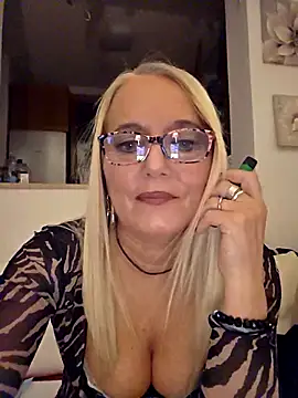 kikkastar online show from November 2025 09:59:01 PM