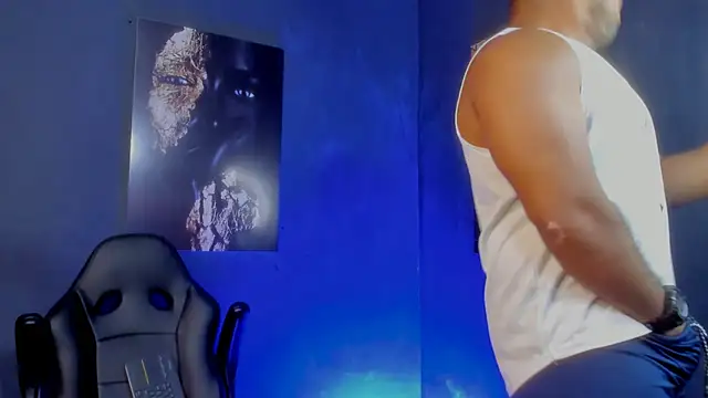 Big furry bear13 online show from September 2025 07:00:01 AM