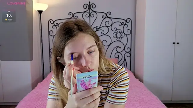 Ksuhesa online show from October 2025 02:10:01 AM