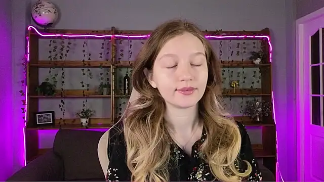 Ksuhesa online show from December 2025 01:13:02 AM