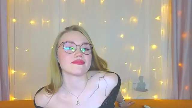 Aurora Golden1 online show from March 2025 05:07:01 PM