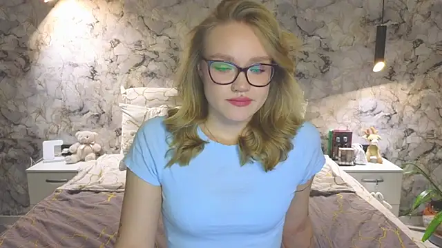 Aurora Golden1 online show from October 2025 04:00:01 PM