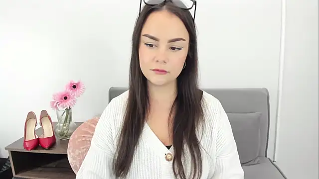 KendalNew online show from October 2025 04:04:01 PM