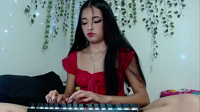 laurita rico online show from September 2025 05:11:02 AM