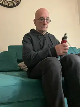 Snapshot of Sissy_Ambre chatting on February 2025 06:46:02 PM Sissy Ambre online show from February 2025 06:46:02 PM