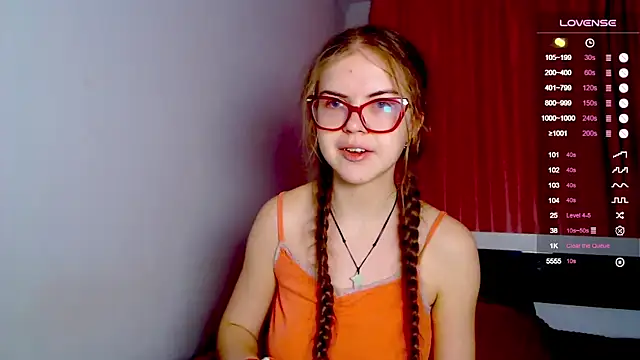 Snapshot of Sarah_HS chatting on January 2025 01:14:02 PM Sarah HS online show from January 2025 01:14:02 PM