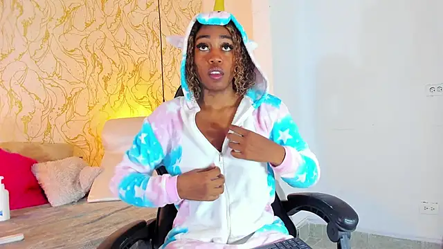 NATALIE PARKERR online show from January 2025 03:18:01 PM