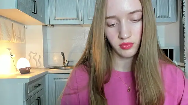 Snapshot of leslie_my_lovee chatting on October 2025 07:03:02 PM leslie my lovee online show from October 2025 07:03:02 PM
