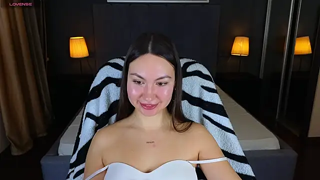 GIGI BENNET online show from December 2024 08:29:01 AM