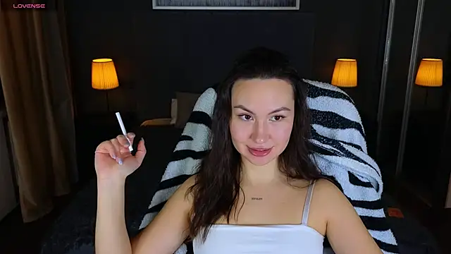GIGI BENNET online show from January 2025 05:30:01 AM
