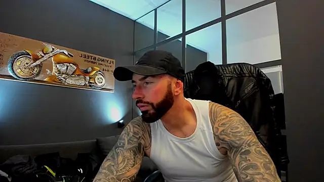 Snapshot of AronGrant chatting on February 2025 08:16:02 AM AronGrant online show from February 2025 08:16:02 AM