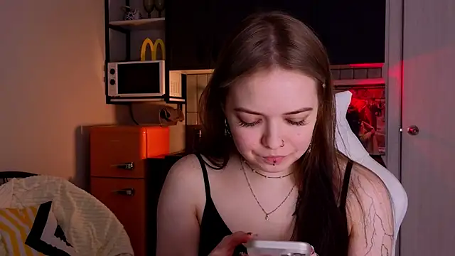 doll lol  online show from December 2025 06:06:01 PM