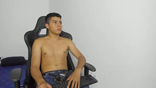 Snapshot of cutes_baby chatting on October 2025 07:23:02 AM cutes baby online show from October 2025 07:23:02 AM