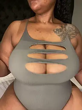 Snapshot of MILL204 chatting on October 2025 12:55:01 AM MILL204 online show from October 2025 12:55:01 AM