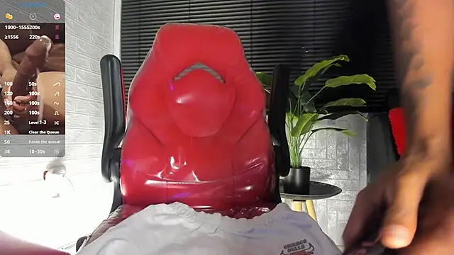 Snapshot of Lil_Curved chatting on September 2025 12:20:01 PM Lil Curved online show from September 2025 12:20:01 PM