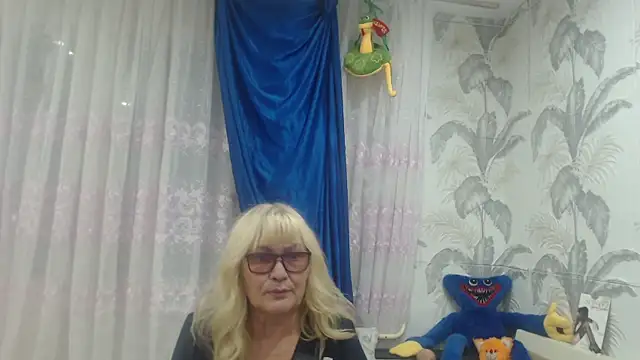 CamDiva113 online show from October 2025 03:24:01 PM