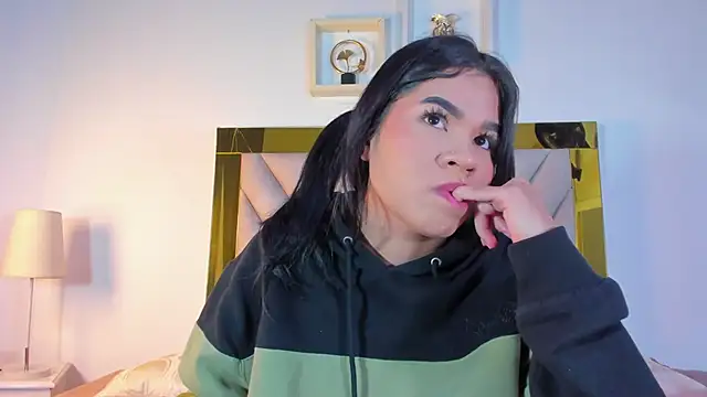 nicole grace0 online show from October 2025 12:04:02 PM