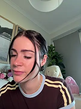 aus queen online show from April 2026 10:44:02 PM