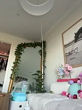 aus queen online show from April 2026 09:50:01 PM