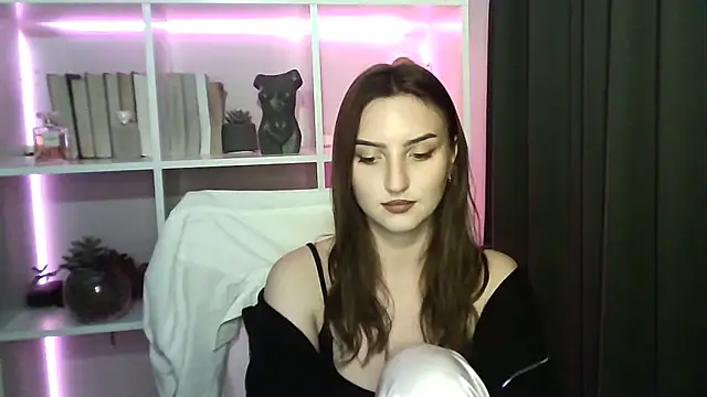 X Alisa online show from October 2025 06:29:01 PM