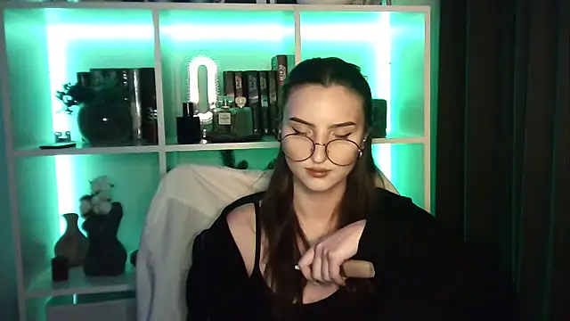 X Alisa online show from April 2026 06:56:02 PM