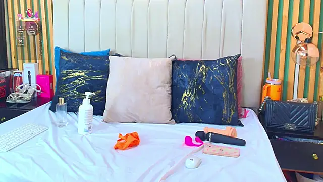 Snapshot of katlyn_martins chatting on March 2025 07:17:01 PM katlyn martins online show from March 2025 07:17:01 PM