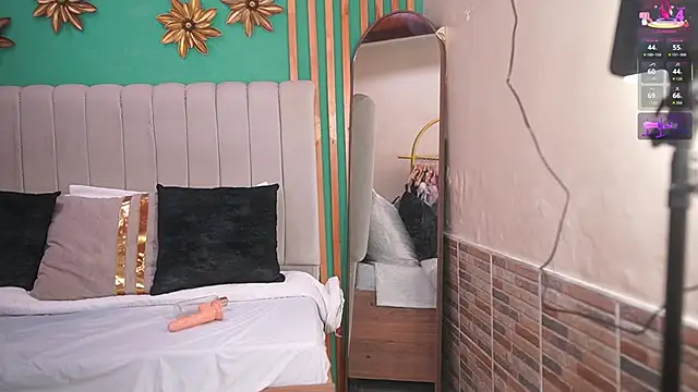 Snapshot of katlyn_martins chatting on September 2025 07:06:02 PM katlyn martins online show from September 2025 07:06:02 PM