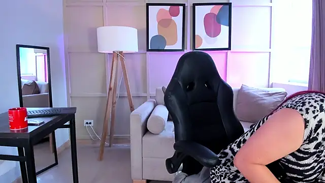 helenaduque  online show from April 2026 12:19:02 PM