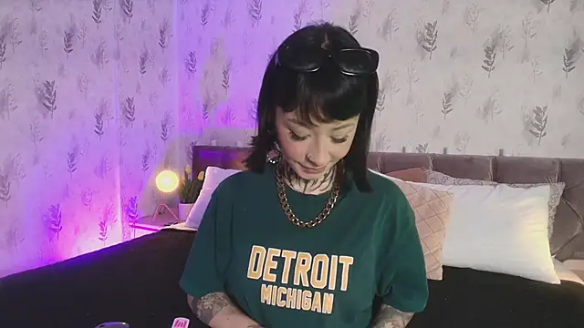 Scolw online show from November 2025 08:42:02 PM