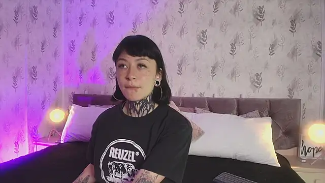 Scolw online show from November 2025 08:10:01 PM