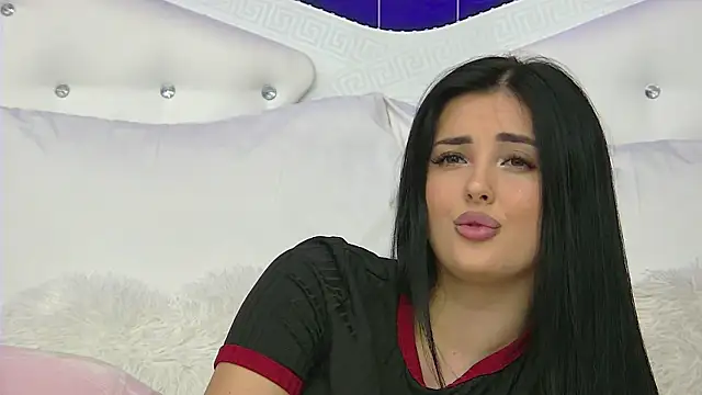 SophiaVilner online show from October 2025 04:30:02 PM