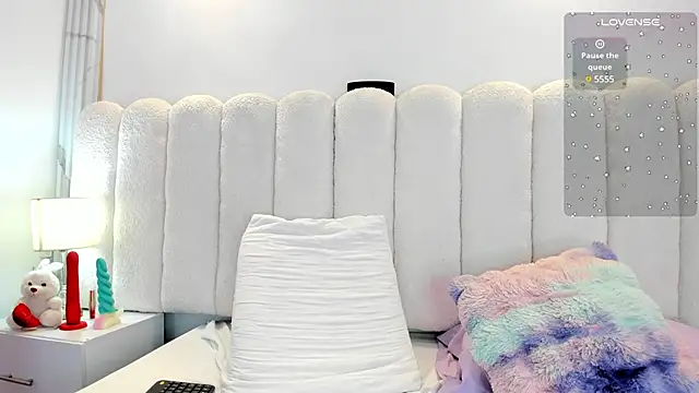 Mia rom11 online show from February 2025 03:26:01 PM