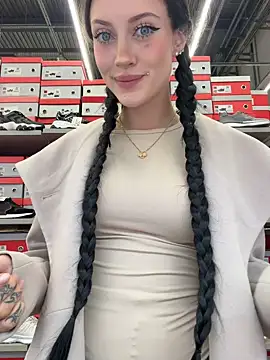 Melissa crazy online show from December 2025 03:20:01 PM