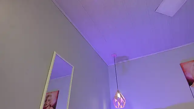 ScarletGV online show from December 2025 06:52:01 AM