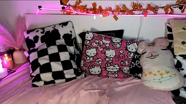 nicollewetpussy online show from November 2025 06:51:01 PM