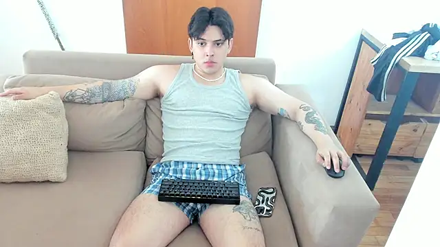 Snapshot of Markuss_b chatting on February 2025 02:24:01 PM Markuss b online show from February 2025 02:24:01 PM