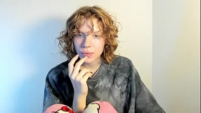 Snapshot of StellaDavis chatting on October 2025 10:49:01 AM StellaDavis online show from October 2025 10:49:01 AM