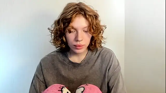 Snapshot of StellaDavis chatting on October 2025 08:00:02 AM StellaDavis online show from October 2025 08:00:02 AM