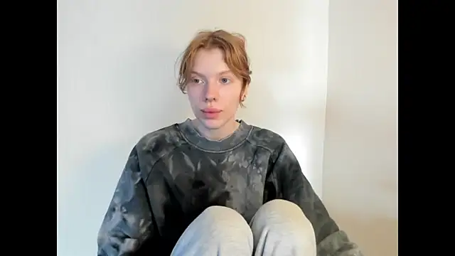 Snapshot of StellaDavis chatting on November 2025 08:08:02 AM StellaDavis online show from November 2025 08:08:02 AM