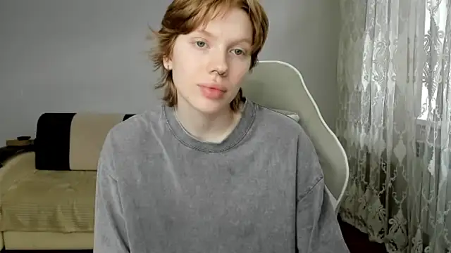 StellaDavis online show from June 2026 12:00:02 PM