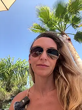 Snapshot of HerrinAnja chatting on June 2026 01:59:01 PM HerrinAnja online show from June 2026 01:59:01 PM