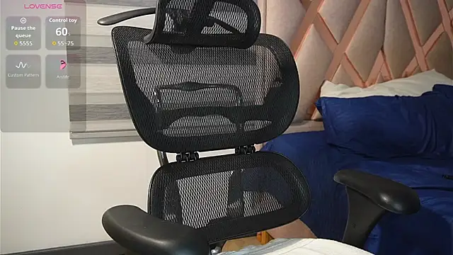 caprywilliams online show from December 2025 10:47:01 PM