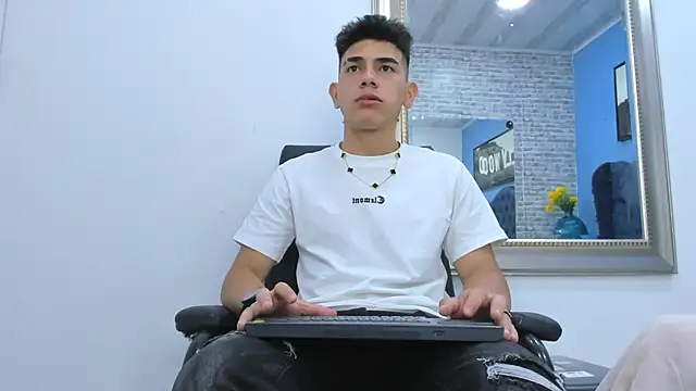 andrew rose  online show from October 2025 03:15:02 AM