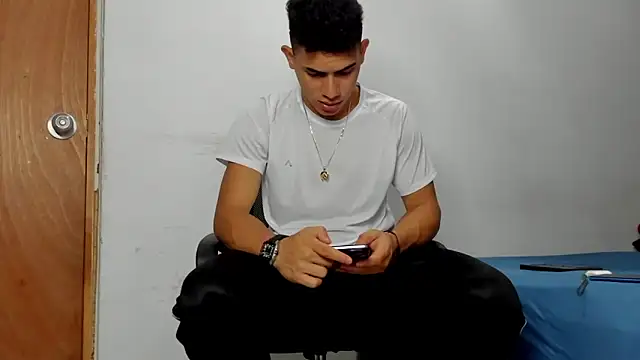 andrew rose  online show from April 2026 10:54:02 PM